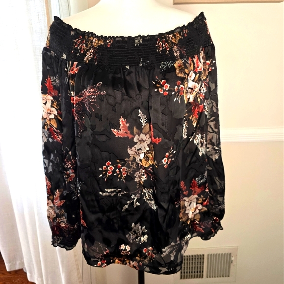 NWT White House Black Market Off Shoulder Blouse - Picture 4 of 15